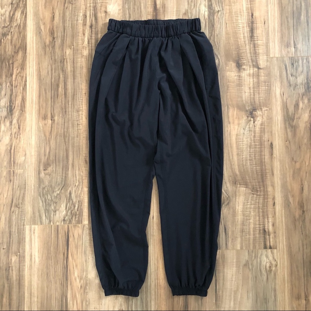 🦊 Lululemon Rollin’ with my Omies Jogger - Picture 3 of 8